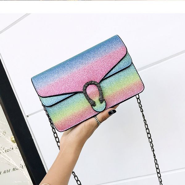 Promotion famou de igner cro body bag fa hion brand de igner houlder bag colorful glitter leather me enger bag chain de igner handbag
Promotion famou de igner cro body bag fa hion brand de igner houlder bag colorful glitter leather me enger bag chain de igner handbag