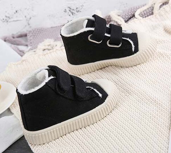 with box sneaker casual shoes trainers snow boots sports shoes trainers shoes dhl by toy99 08, Black;red
with box sneaker casual shoes trainers snow boots sports shoes trainers shoes dhl by toy99 08, Black;red