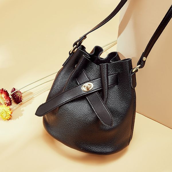 design bucket bag ladies new product fashionable leather diagonal bag european and american classic wild you shoulder black mini bag 1265
design bucket bag ladies new product fashionable leather diagonal bag european and american classic wild you shoulder black mini bag 1265