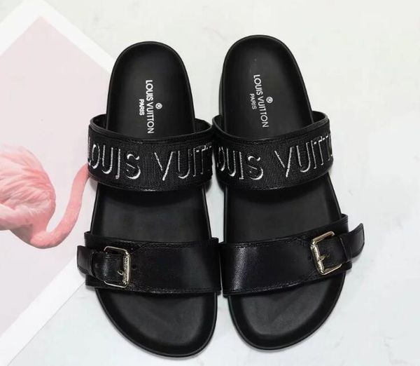 2019fashion luxury women slippers sandals ladies beach slipper tide male rivet stud slippers non-slip leather mens casual spikes shoes 35.41, Black
2019fashion luxury women slippers sandals ladies beach slipper tide male rivet stud slippers non-slip leather mens casual spikes shoes 35.41, Black