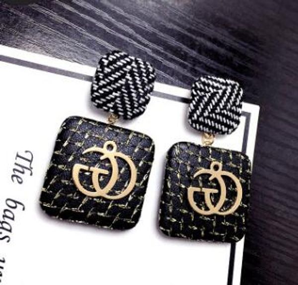 Brinco Traseiro wxh186
Brinco Traseiro wxh186