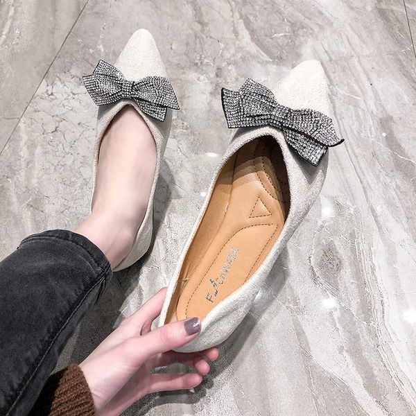 sweet bow solid color wild comfortable casual spring and autumn women's shoes pointed flat bottom selling models w33-40, Black
sweet bow solid color wild comfortable casual spring and autumn women's shoes pointed flat bottom selling models w33-40, Black