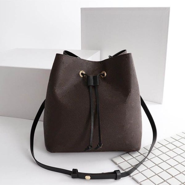 Cla ic woman fa hion houlder bag luxury de igner bag letter canva ladie handbag ize 26 22 27cm model m4402202
Cla ic woman fa hion houlder bag luxury de igner bag letter canva ladie handbag ize 26 22 27cm model m4402202