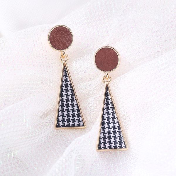 south korea autumn and winter geometric temperament thousands of bird triangles long earnails to repair the face ear ring girl, Golden;silver
south korea autumn and winter geometric temperament thousands of bird triangles long earnails to repair the face ear ring girl, Golden;silver