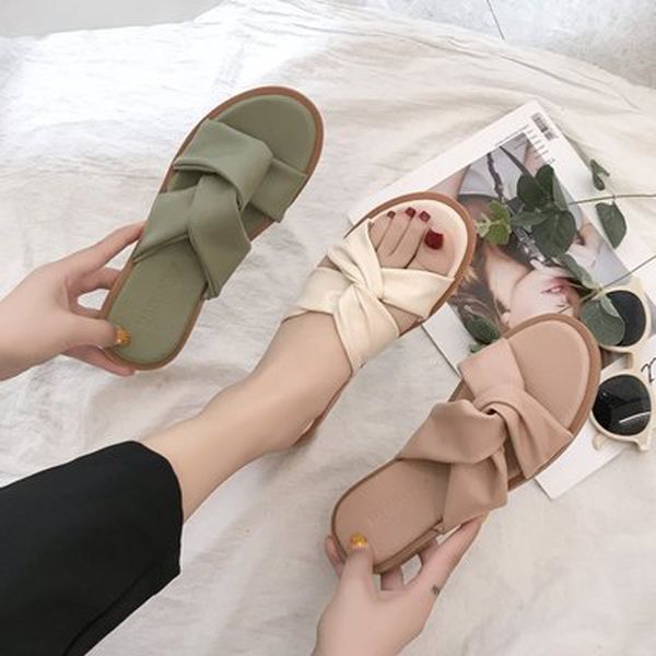 summer 2020 new woman's flat slippers outdoor beach shoes open toe summer sandals fashion comfortable solid color plus size 40, Black
summer 2020 new woman's flat slippers outdoor beach shoes open toe summer sandals fashion comfortable solid color plus size 40, Black