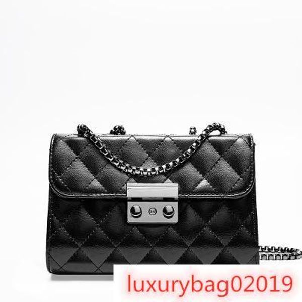2019 new fashion rhombic chain ladies shoulder messenger bag leather lock small square bag for female design
2019 new fashion rhombic chain ladies shoulder messenger bag leather lock small square bag for female design