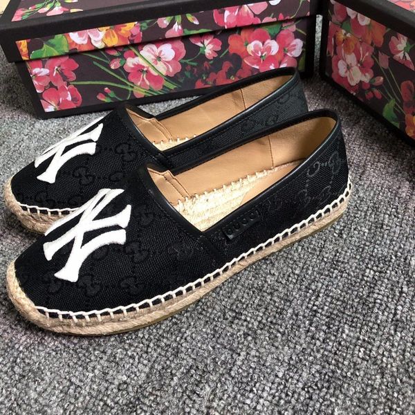 new women's casual shoes in 2020 leather original super cloud walking shoes sales 35-40, Black
new women's casual shoes in 2020 leather original super cloud walking shoes sales 35-40, Black