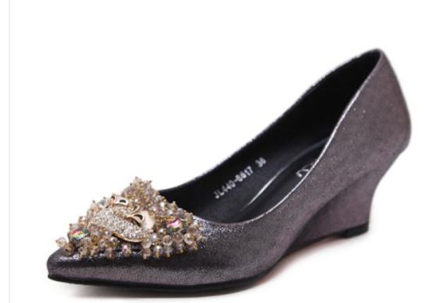 2019 women's shoes in spring and autumn with new style slope heel pointed end water drill sequined cloth @128, Black
2019 women's shoes in spring and autumn with new style slope heel pointed end water drill sequined cloth @128, Black