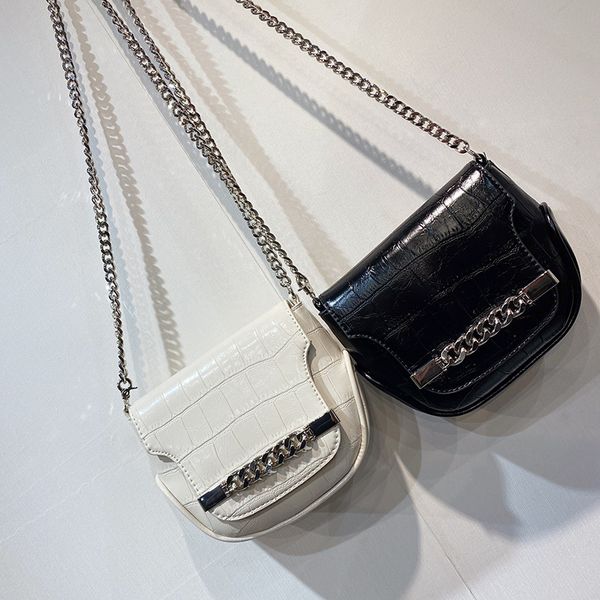 female sadddle patent leather handbags women single stripe messenger bags cover casual shoulder bag
female sadddle patent leather handbags women single stripe messenger bags cover casual shoulder bag
