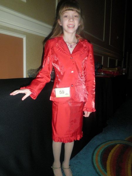 2019 formal ruffles little girls custom pageant interview suits v-neck long sleeves sheath two-piece knee length girls prom party gown, White;red
2019 formal ruffles little girls custom pageant interview suits v-neck long sleeves sheath two-piece knee length girls prom party gown, White;red