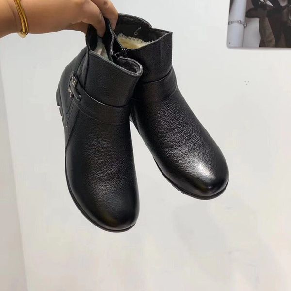 women snow boots warm short fur plush winter ankle boots shoes winter plus velvet cotton shoes female fashion comfortable, Black
women snow boots warm short fur plush winter ankle boots shoes winter plus velvet cotton shoes female fashion comfortable, Black