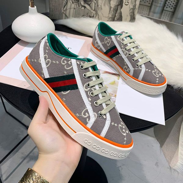 christmas sale basketball shoes flats casual skateboard shoes luxury women running canvas shoes loafers boots with original box, Black
christmas sale basketball shoes flats casual skateboard shoes luxury women running canvas shoes loafers boots with original box, Black
