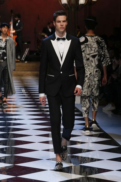 fashion runway groomsmen notch white lapel groom tuxedos black men suits wedding/prom man blazer (jacket+ pants+vest+bowtie), Black;gray
fashion runway groomsmen notch white lapel groom tuxedos black men suits wedding/prom man blazer (jacket+ pants+vest+bowtie), Black;gray