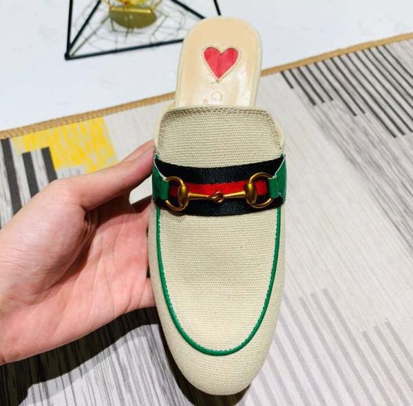 with box woman high-quality slippers brand sandals flat shoe designer shoes slide basketball shoes casual shoes flip flops by toy99 kq1103, Black;red 
with box woman high-quality slippers brand sandals flat shoe designer shoes slide basketball shoes casual shoes flip flops by toy99 kq1103, Black;red