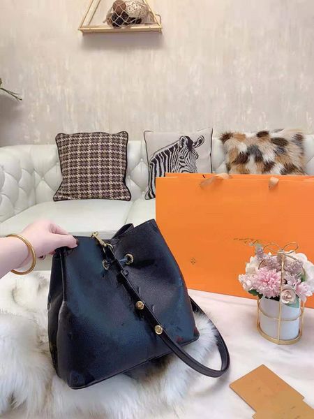 vogue of new fund of ms large capacity bucket bag embossed joker single shoulder handbag messenger bags girls women package
vogue of new fund of ms large capacity bucket bag embossed joker single shoulder handbag messenger bags girls women package
