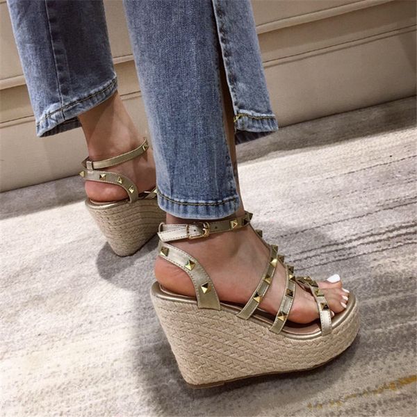2020 new rivet wedge sandals women shoes fashion gold platform sandals high heels ladies shoes, Black
2020 new rivet wedge sandals women shoes fashion gold platform sandals high heels ladies shoes, Black