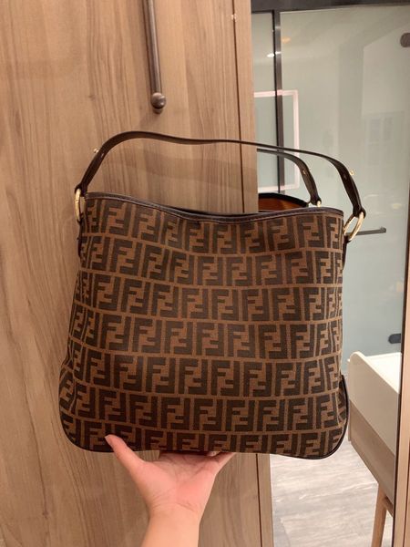designer crossbody bag designer luxury handbag purses womens bags with letter fashion womens bag classic black and pink color 557
designer crossbody bag designer luxury handbag purses womens bags with letter fashion womens bag classic black and pink color 557