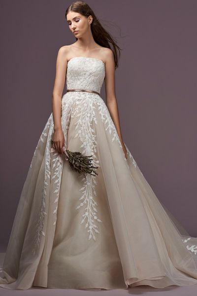 элегантные свадебные платья без бретелек цвета слоновой кости 2019 с бисером и кружевными аппликациями line robe de mariée свадебные платья, White 
элегантные свадебные платья без бретелек цвета слоновой кости 2019 с бисером и кружевными аппликациями line robe de mariée свадебные платья, White