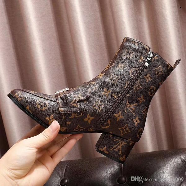 a4 sock boots shoes ankle boots for women high heel winter luxury shoes women designe booties woman, Black
a4 sock boots shoes ankle boots for women high heel winter luxury shoes women designe booties woman, Black
