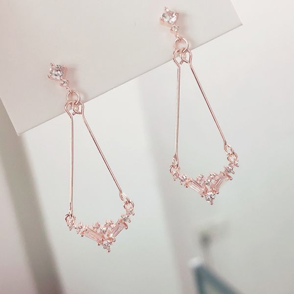 mengjiqiao 2019 korean new fashion geometric rhombus shiny cubic zircon drop earrings for women rhinestone boucle d'oreille gift, Silver 
mengjiqiao 2019 korean new fashion geometric rhombus shiny cubic zircon drop earrings for women rhinestone boucle d'oreille gift, Silver
