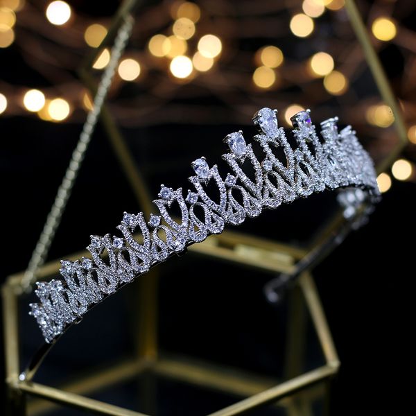 simple clear shinny zircon brides crowns tiaras silver wedding hairbands plated crystal wedding hair accessories party headwear, White;golden
simple clear shinny zircon brides crowns tiaras silver wedding hairbands plated crystal wedding hair accessories party headwear, White;golden