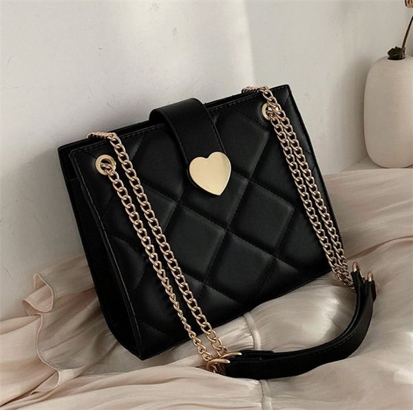 fashion brand designer woman's bag new rhombus chain solid color wild casual shoulder new handbag ing
fashion brand designer woman's bag new rhombus chain solid color wild casual shoulder new handbag ing