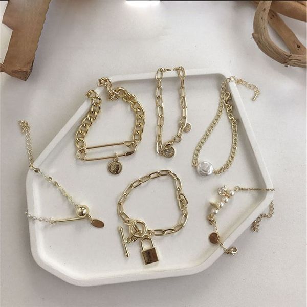 charm vintage statement gold chain lock pearl bracelet women femme 2019 new fashion jewelry, Black
charm vintage statement gold chain lock pearl bracelet women femme 2019 new fashion jewelry, Black