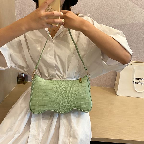 fashion alligator women shoulder bags designer handbags luxury crocodile messenger bag lady baguettes female small purses 2020
fashion alligator women shoulder bags designer handbags luxury crocodile messenger bag lady baguettes female small purses 2020