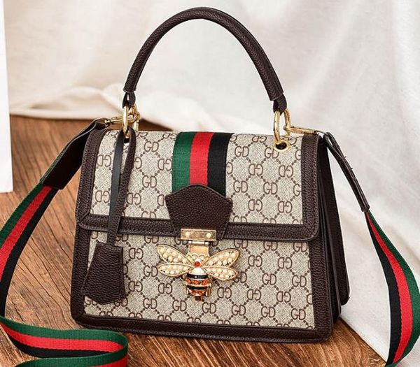 designer handbags 2020 new fashion large-capacity bee bag atmosphere luxury handbag square bag wild tide shoulder diagonal handbag
designer handbags 2020 new fashion large-capacity bee bag atmosphere luxury handbag square bag wild tide shoulder diagonal handbag