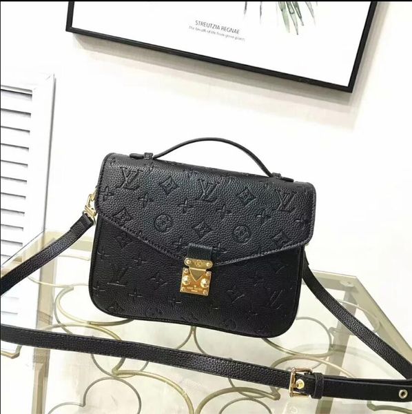 2019 old de igner handbag women de igner luxury cro body bag female houlder bag leather chain de igner luxury handbag pur e e90
2019 old de igner handbag women de igner luxury cro body bag female houlder bag leather chain de igner luxury handbag pur e e90