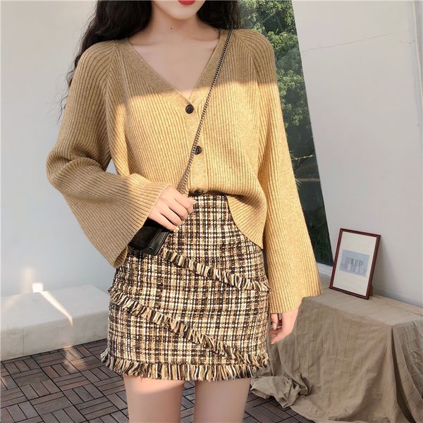 aihuyigui summer sweet spring new women flare sleeve v neck knit coat suit set + tassel tweed woolen skirt set se346, White
aihuyigui summer sweet spring new women flare sleeve v neck knit coat suit set + tassel tweed woolen skirt set se346, White