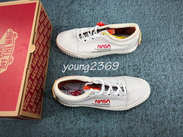 new nasa van rainbow sole old skool classic men casual shoes skateboard canvas sports running shoes designer sneakers, Black
new nasa van rainbow sole old skool classic men casual shoes skateboard canvas sports running shoes designer sneakers, Black