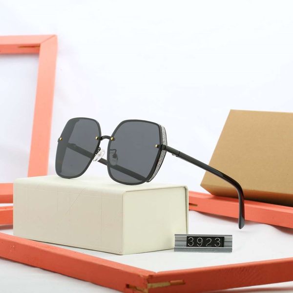 d10 letters womens sunglasses brand sunglasses woman beach goggle glasses uv400 3923 5 colors highly quality with box, White;black
d10 letters womens sunglasses brand sunglasses woman beach goggle glasses uv400 3923 5 colors highly quality with box, White;black