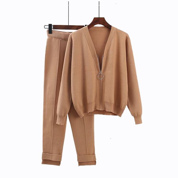 новая осень 2 piece set женщины спортивные костюмы вязание кардиган лодыжки длина брюки спортивные wear женский tracksuit, White
новая осень 2 piece set женщины спортивные костюмы вязание кардиган лодыжки длина брюки спортивные wear женский tracksuit, White