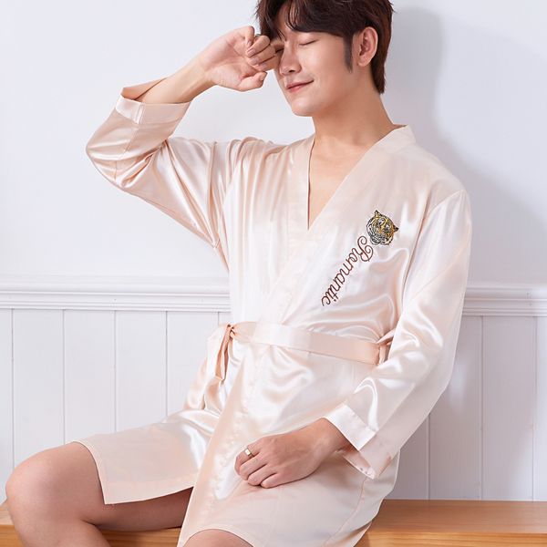 2019 men's bathrobe ice silk hooded pajamas section kimono bathrobe man's gown large solid bath robe, Black;brown
2019 men's bathrobe ice silk hooded pajamas section kimono bathrobe man's gown large solid bath robe, Black;brown