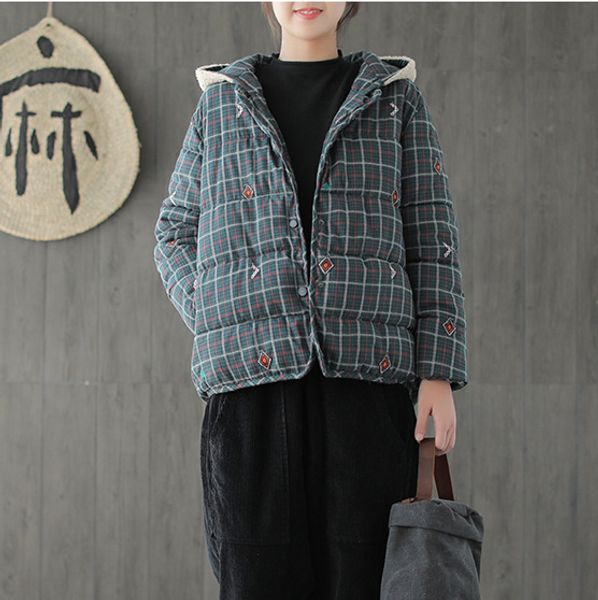 2018 winter women plaid parkas hooded sequins casual single breasted thick short bread coats famale fashion, Black
2018 winter women plaid parkas hooded sequins casual single breasted thick short bread coats famale fashion, Black