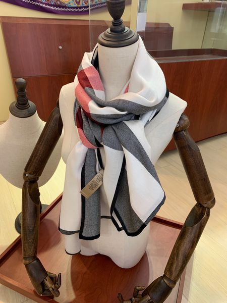 winter new designer scarves luxury fashion shawl scarves for men and women, classic plaid embroidery scarves 80*200cm can be wholesale, Blue;gray
winter new designer scarves luxury fashion shawl scarves for men and women, classic plaid embroidery scarves 80*200cm can be wholesale, Blue;gray