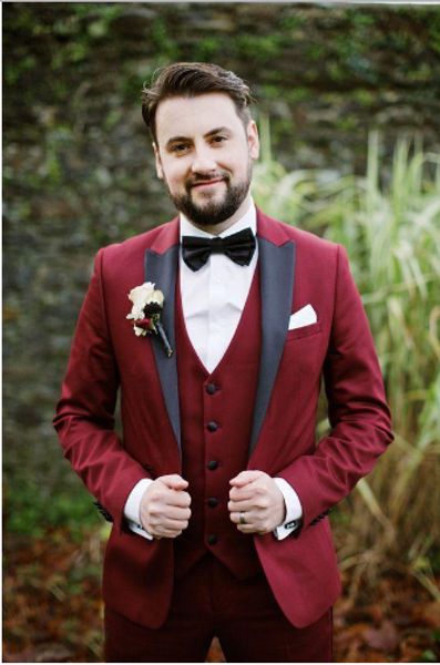 cool three piece groomsmen peak black lapel one button groom tuxedos men suits wedding/prom/dinner man blazer(jacket+pants+tie+vest, Black;gray
cool three piece groomsmen peak black lapel one button groom tuxedos men suits wedding/prom/dinner man blazer(jacket+pants+tie+vest, Black;gray