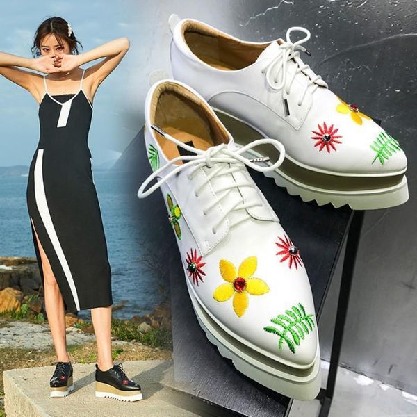 fashion designer brand shoe women platform sandals embroidered thick heels peep toe casual sandals british style wedge heels c2, Black
fashion designer brand shoe women platform sandals embroidered thick heels peep toe casual sandals british style wedge heels c2, Black