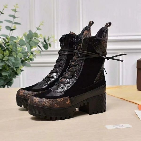 Luxury Brand Ladies Designer Boots Leather Laureate Platform Desert Boots Womens Designer Chunky Heel Ankle Bootie Womens Hiking Shoes 5cm
Luxury Brand Ladies Designer Boots Leather Laureate Platform Desert Boots Womens Designer Chunky Heel Ankle Bootie Womens Hiking Shoes 5cm