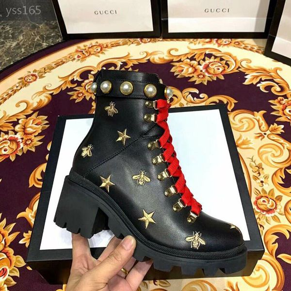 european stars with the same short boots plus velvet martin boots female english style 2019 new autumn and winter luxury thick heel, Black
european stars with the same short boots plus velvet martin boots female english style 2019 new autumn and winter luxury thick heel, Black