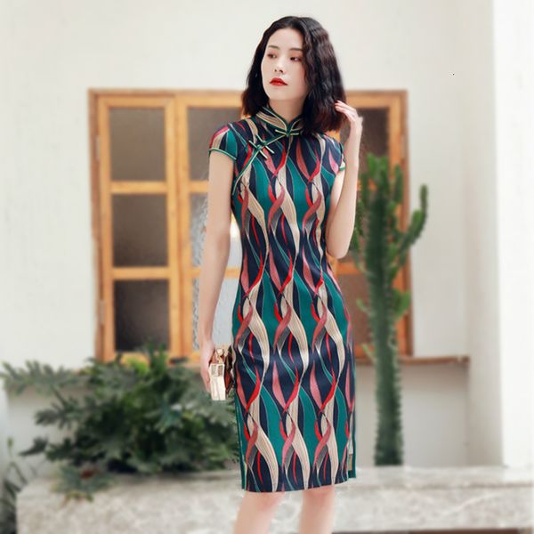 plus size cheongsam dress mini silk qipao geometry national wind slim cheongsam striped print chinese retro knee-length dress, Red
plus size cheongsam dress mini silk qipao geometry national wind slim cheongsam striped print chinese retro knee-length dress, Red