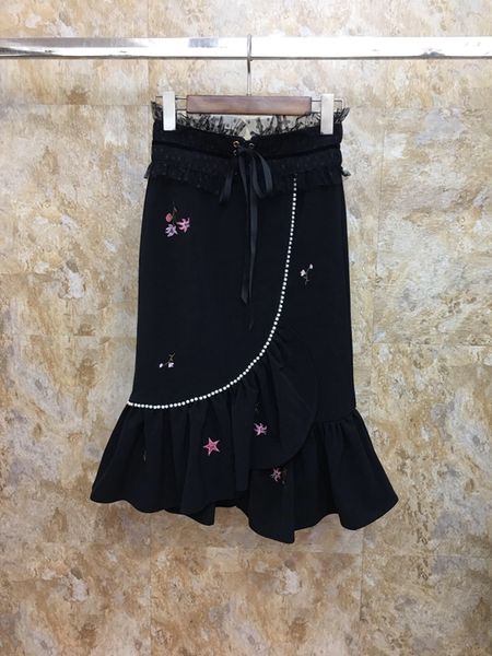skirt 2019 winter new women's wild lace embroidered waist lotus leaf swing 1004, Black
skirt 2019 winter new women's wild lace embroidered waist lotus leaf swing 1004, Black