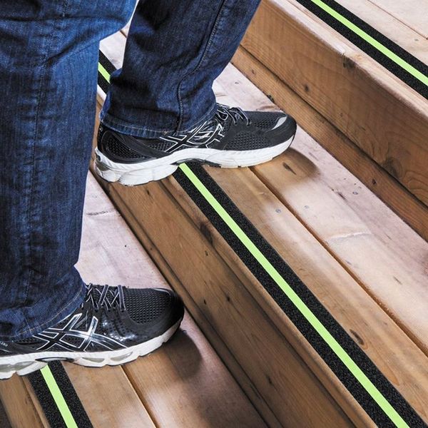 5x500cm night luminous anti-slip stair grip tape matte warning sandpaper stickers indoor and outdoor stair grip tape roll
5x500cm night luminous anti-slip stair grip tape matte warning sandpaper stickers indoor and outdoor stair grip tape roll