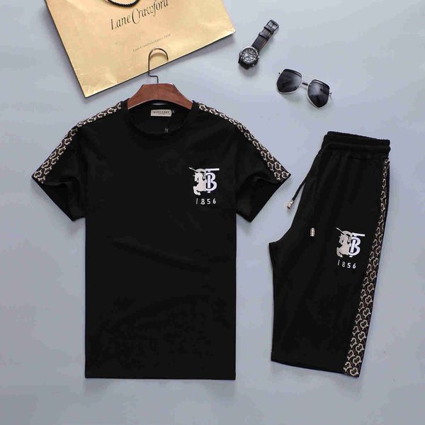 mens designer fashion tracksuit letters embroidery luxury summer sportswear short sleeves pullover jogger pants suits o-neck sportsuit, Gray
mens designer fashion tracksuit letters embroidery luxury summer sportswear short sleeves pullover jogger pants suits o-neck sportsuit, Gray