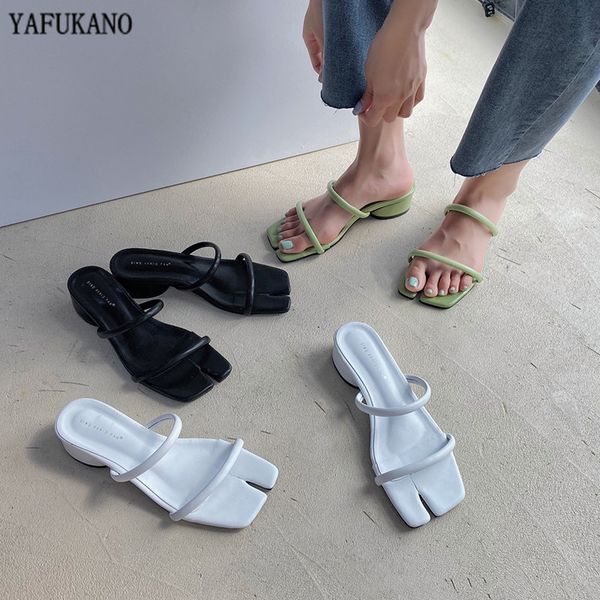 2020 summer slippers split toe low heel slides female sandal vacation outdoor trotters shoe narrow band ladies flip flops, Black
2020 summer slippers split toe low heel slides female sandal vacation outdoor trotters shoe narrow band ladies flip flops, Black