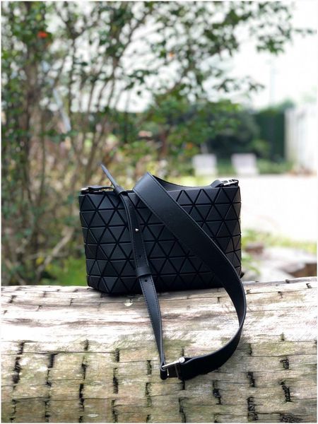 new women's one-shoulder bag 7a high-end custom quality diagonal cross bag fashion trend leisure style silver metal accessories with lo
new women's one-shoulder bag 7a high-end custom quality diagonal cross bag fashion trend leisure style silver metal accessories with lo