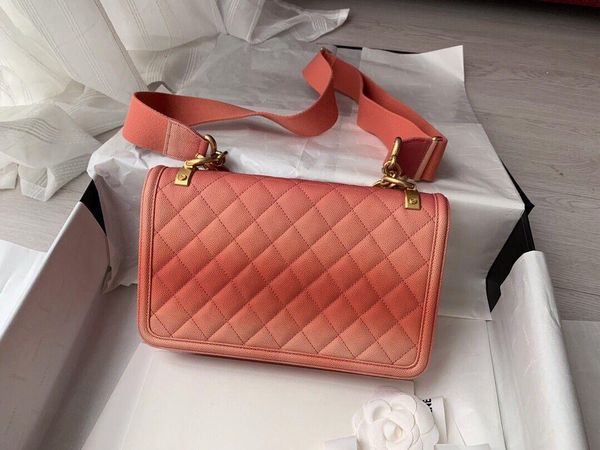 дизайнер-новый 2019 luxuty лучшее качество икра кожа женские сумки леди мода натуральная кожа цепи crossbody сумка бесплатная доставка
дизайнер-новый 2019 luxuty лучшее качество икра кожа женские сумки леди мода натуральная кожа цепи crossbody сумка бесплатная доставка