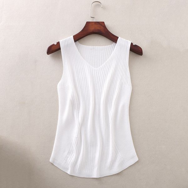 2020 summer new ice silk v-neck leaf hollow knitted camisole women's sleeveless comfortable solid color knitted camisole, White
2020 summer new ice silk v-neck leaf hollow knitted camisole women's sleeveless comfortable solid color knitted camisole, White