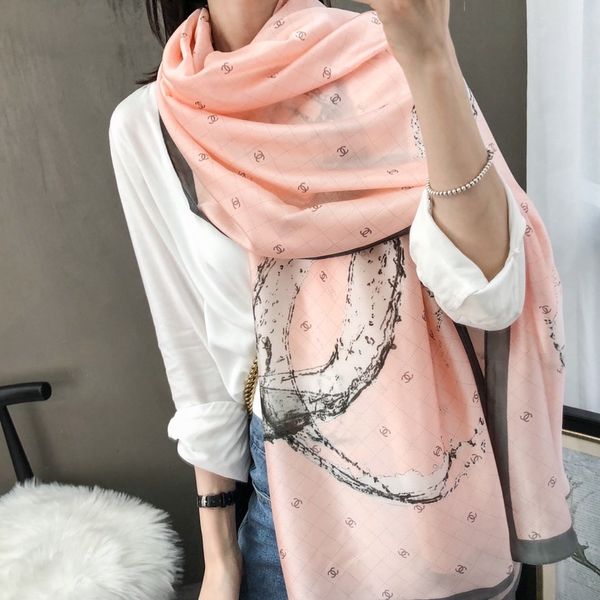 2019 new spring and summer series style silk scarf travel essential items, fashion design scarf, beautiful and generous, Blue;gray
2019 new spring and summer series style silk scarf travel essential items, fashion design scarf, beautiful and generous, Blue;gray
